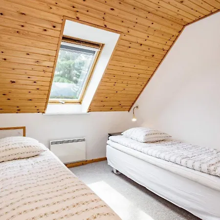 6 Person In Aeroskobing-by Traum Ærøskøbing