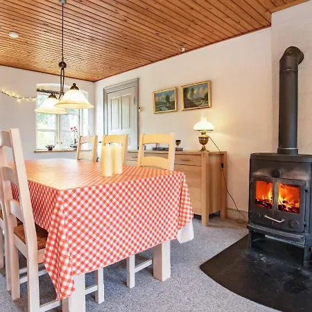 6 Person In Aeroskobing-by Traum *