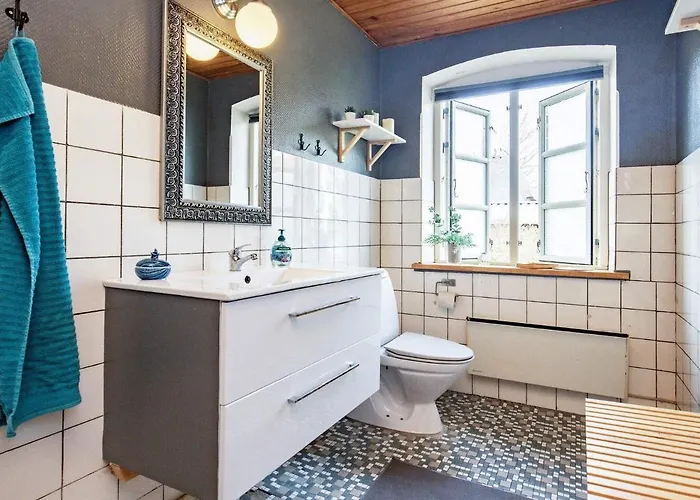 6 Person In Aeroskobing-by Traum * Ærøskøbing