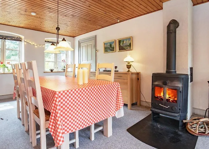 6 Person In Aeroskobing-by Traum *